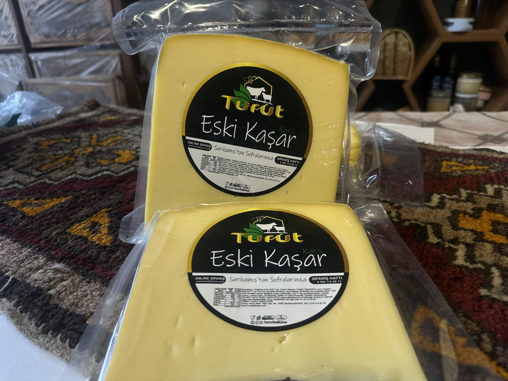 Kars Eski Kaşarı (Yıllanmış Mahzen Kaşar Peyniri)